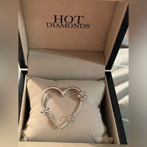 Authentic hot diamonds heart ❤️ necklace